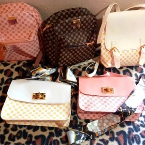 MORE BOUTIQUE BAGS!